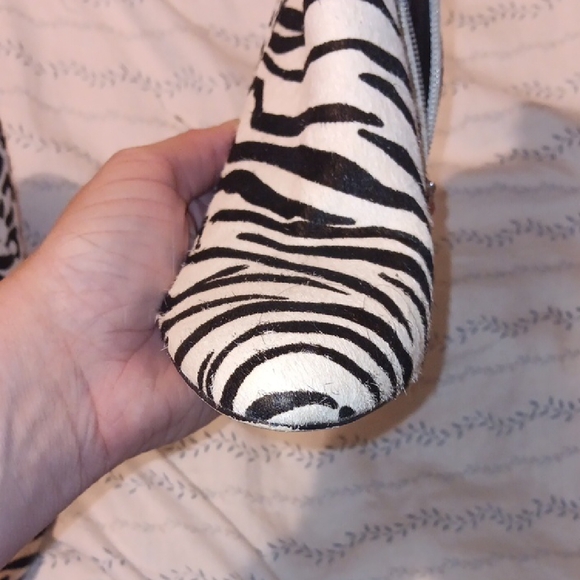 Guess Black and White Zebra/cheetah Print Heeled Boots - Picture 8 of 8